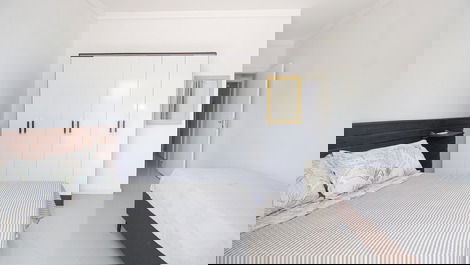 SIDE SUITABLE FOR A SEA VIEW ON THE FOUR-SEA BEACH - EXCLUSIVE