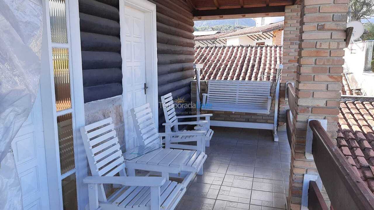 Casa para aluguel de temporada em Caraguatatuba (Martin de Sá)
