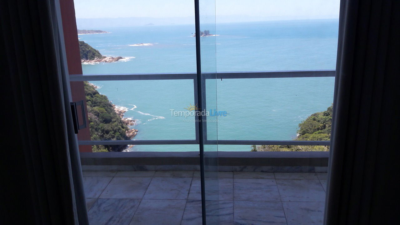 Apartment for vacation rental in Guarujá (Praia do Pernambuco)