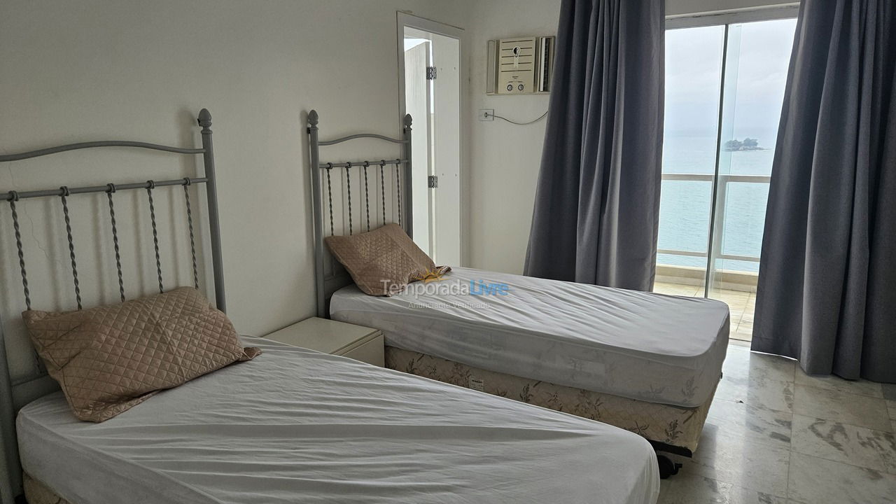 Apartment for vacation rental in Guarujá (Praia do Pernambuco)