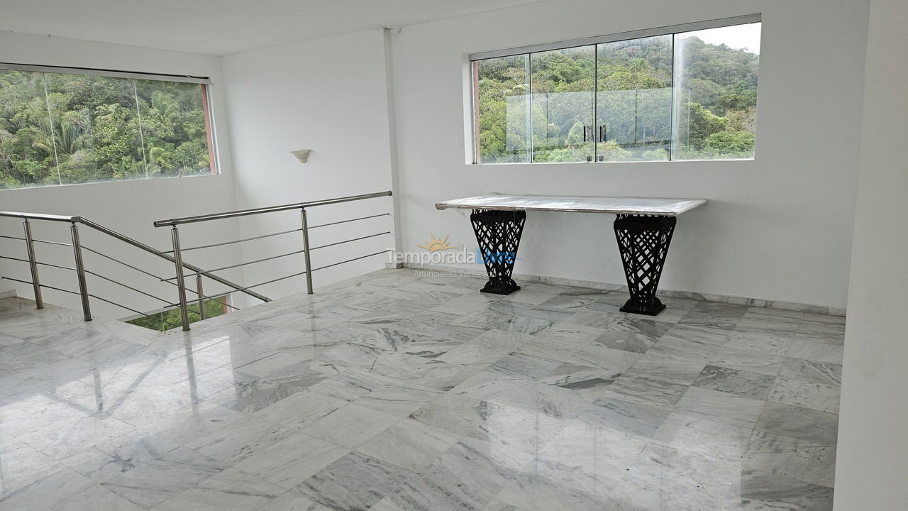 Apartment for vacation rental in Guarujá (Praia do Pernambuco)