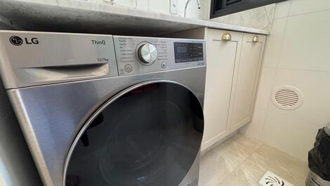 Excelente apto novo a 100 metros da Praia com ondas de Canto Grande