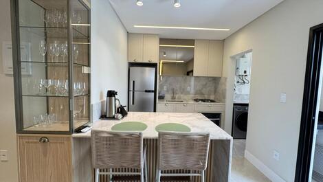 Excelente apto novo a 100 metros da Praia com ondas de Canto Grande