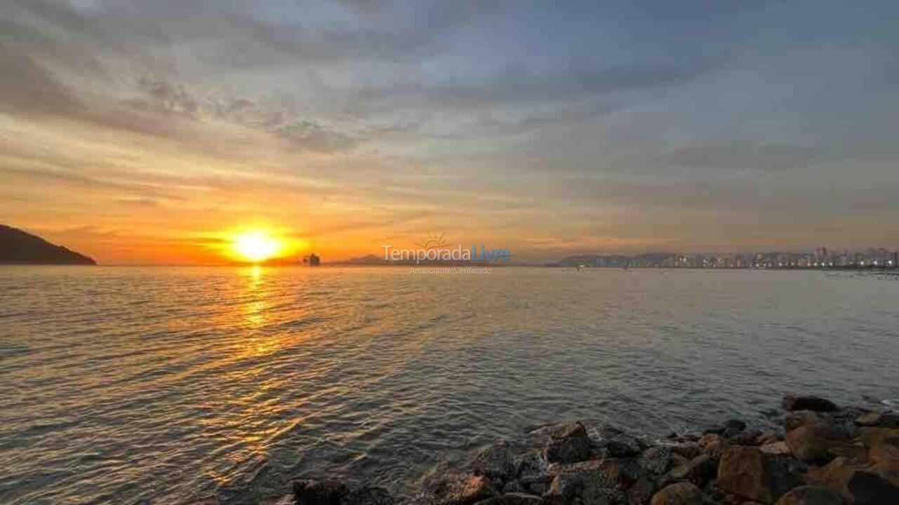 Apartamento para aluguel de temporada em Santos (Aparecida)