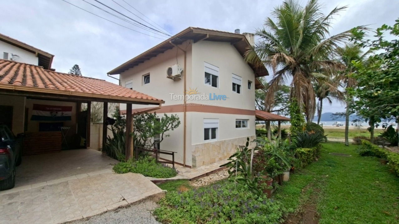 Casa para aluguel de temporada em Florianopolis (Canasjurê)