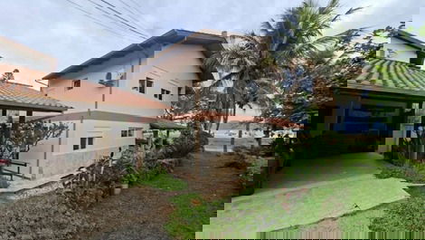 Casa pé na areia em Jurerê!