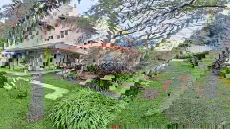 Casa pé na areia em Jurerê!