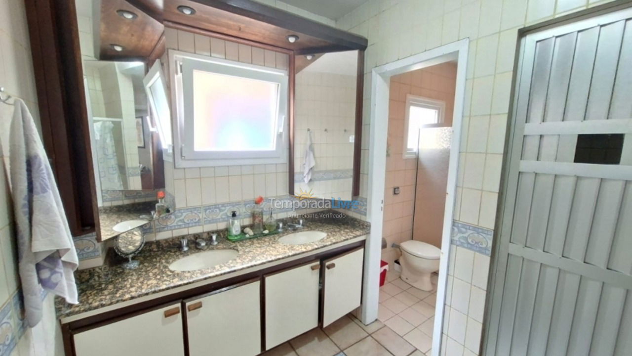 Casa para aluguel de temporada em Florianopolis (Canasjurê)