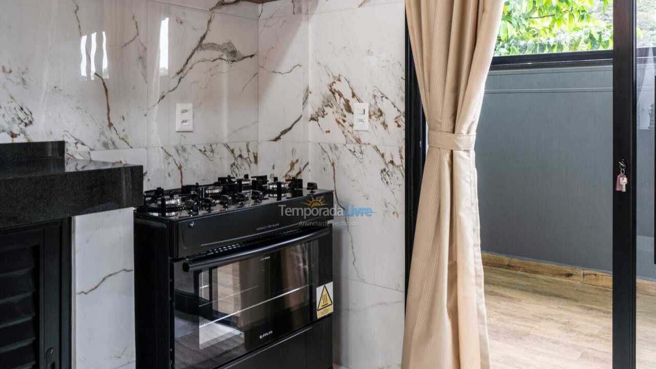 Casa para aluguel de temporada em Bombinhas (Praia de Zimbros)