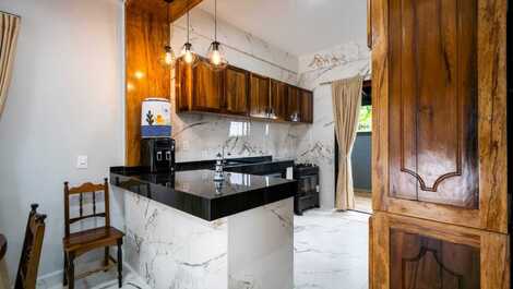 Linda casa na costeira de zimbros