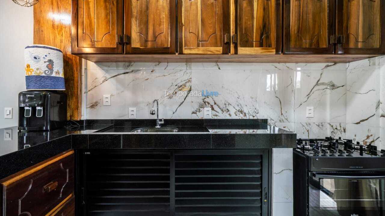 Casa para aluguel de temporada em Bombinhas (Praia de Zimbros)