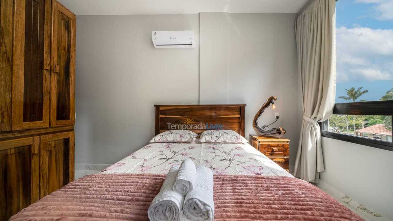 Casa para aluguel de temporada em Bombinhas (Praia de Zimbros)