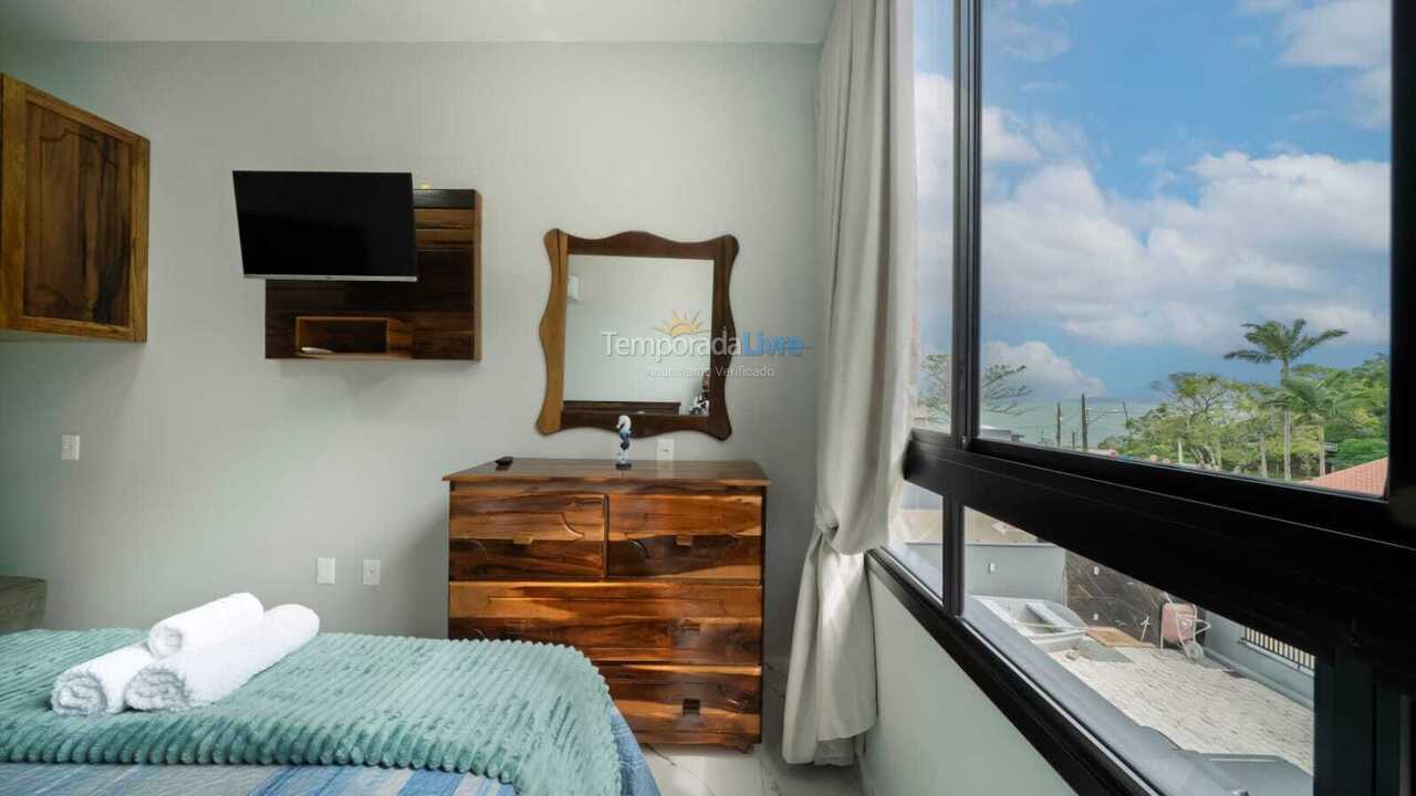 Casa para aluguel de temporada em Bombinhas (Praia de Zimbros)