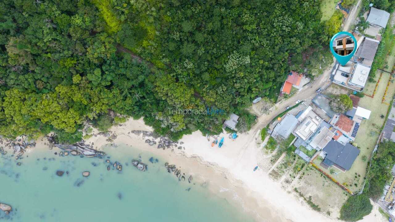 Casa para aluguel de temporada em Bombinhas (Praia de Zimbros)