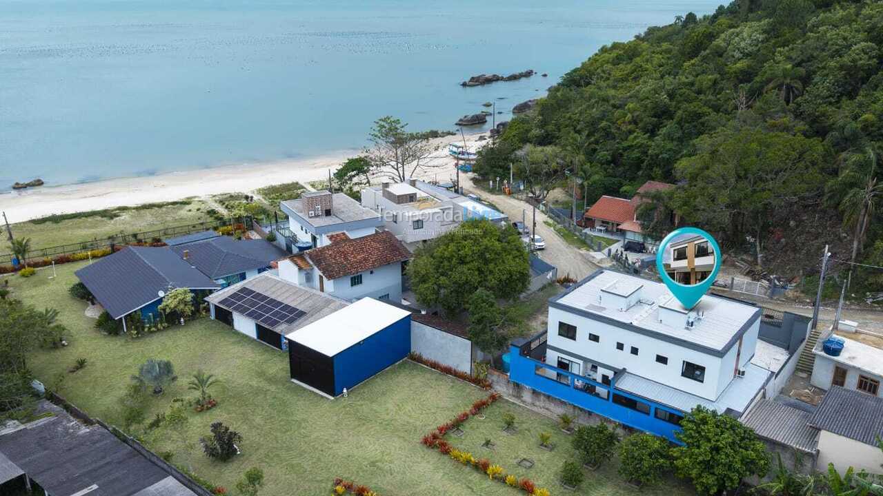 Casa para aluguel de temporada em Bombinhas (Praia de Zimbros)