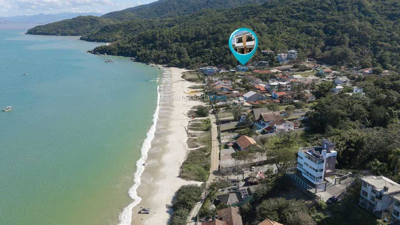 Casa para aluguel de temporada em Bombinhas (Praia de Zimbros)