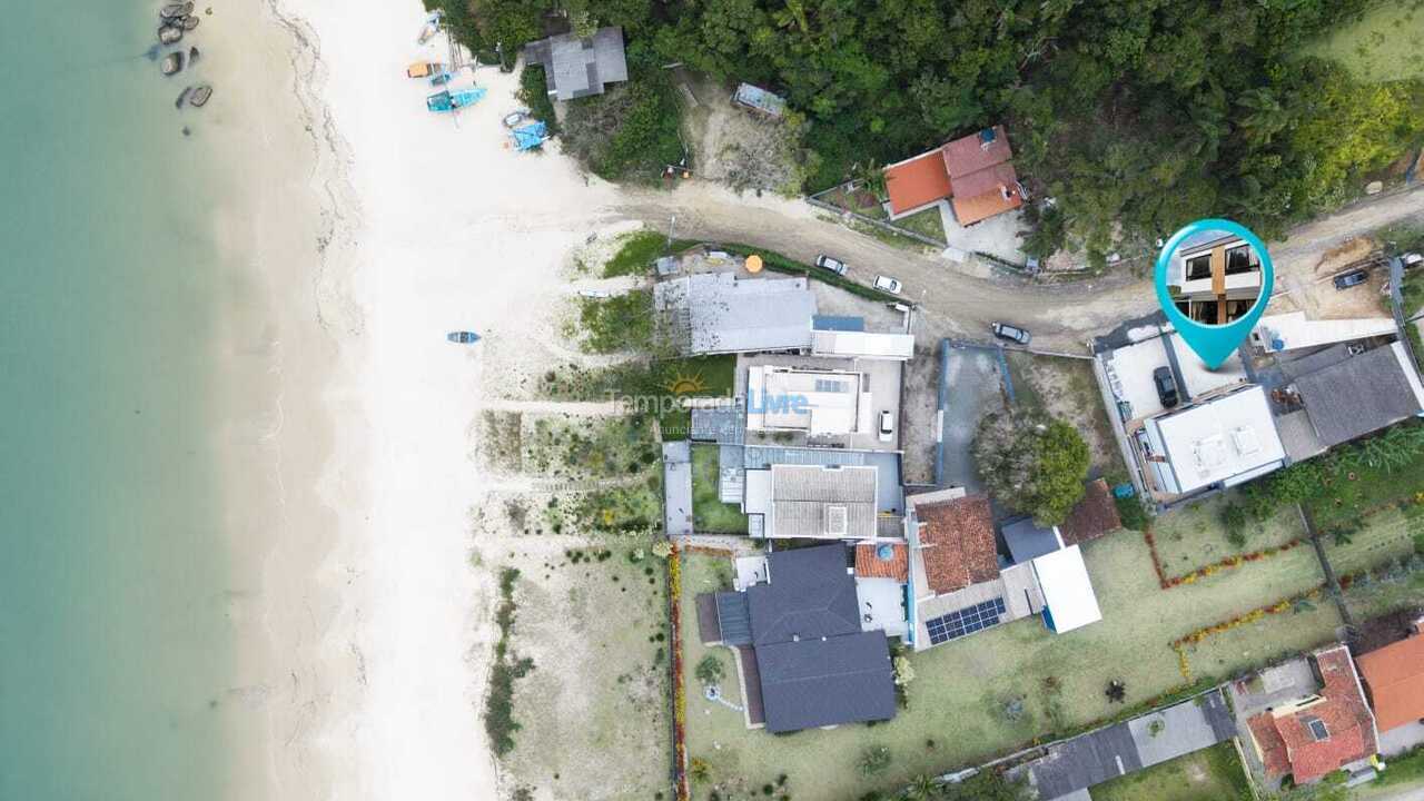 Casa para aluguel de temporada em Bombinhas (Praia de Zimbros)