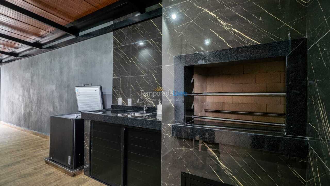 Casa para aluguel de temporada em Bombinhas (Praia de Zimbros)