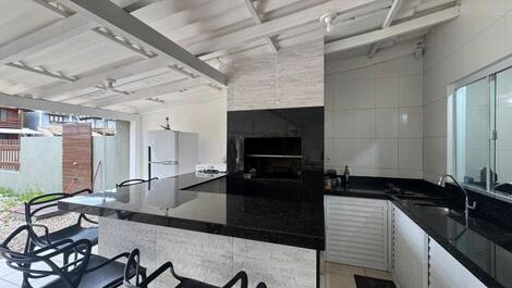 Casa para alugar em Bombinhas - Praia de Zimbros