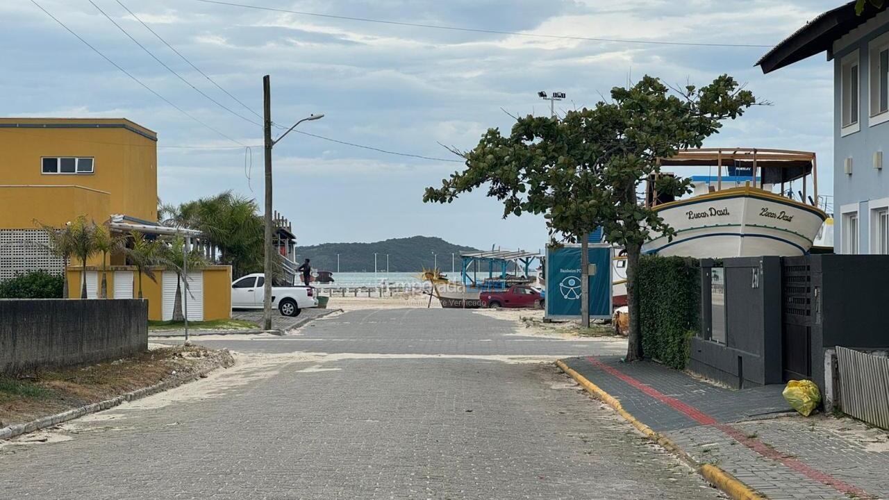Casa para aluguel de temporada em Bombinhas (Praia de Zimbros)