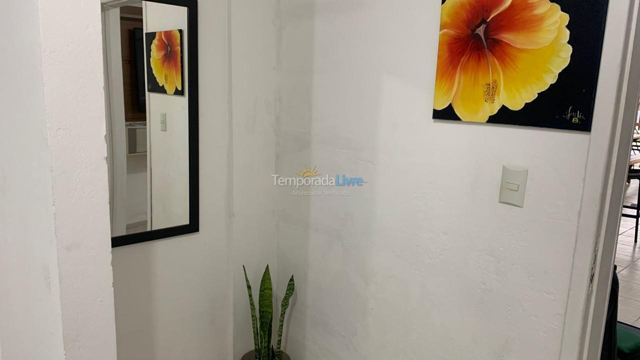 Casa para aluguel de temporada em Bombinhas (Praia de Zimbros)