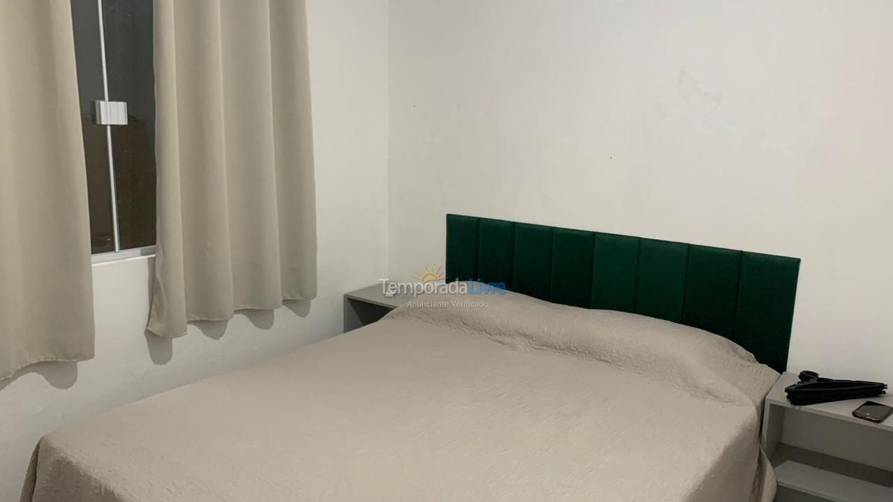 Casa para aluguel de temporada em Bombinhas (Praia de Zimbros)