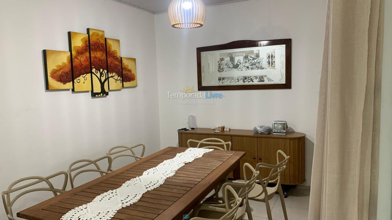 Casa para aluguel de temporada em Bombinhas (Praia de Zimbros)