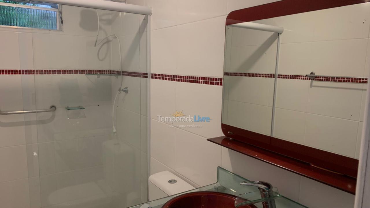 Casa para aluguel de temporada em Bombinhas (Praia de Zimbros)