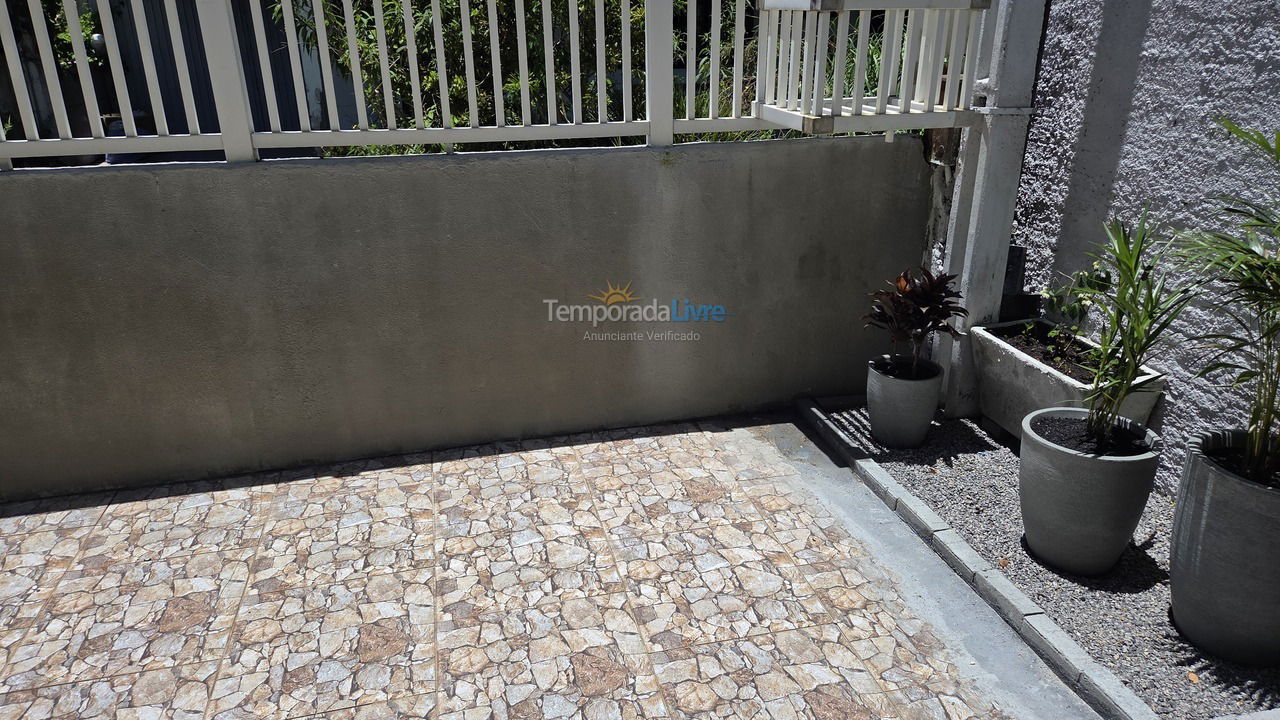 Casa para aluguel de temporada em Florianópolis (Praia da Armação)