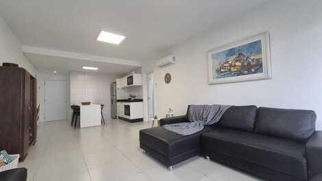 JURERÊ, 3 SUÍTES, A 200 METROS DA PRAIA