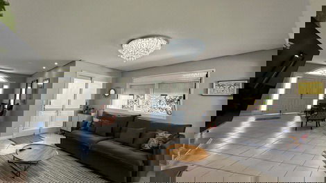 Casa completa próximo da praia de Jurerê