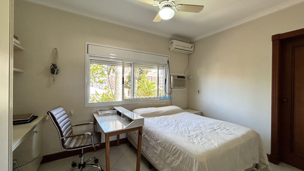 Casa para aluguel de temporada em Florianopolis (Jurerê)