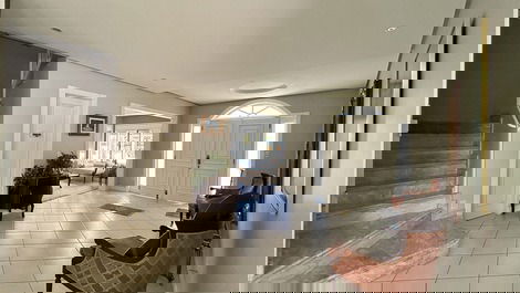 Casa completa próximo da praia de Jurerê