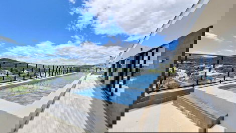 Luxury apartment in Jurerê Internacional