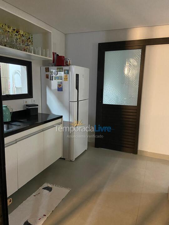 Casa para aluguel de temporada em São Sebastião (Camburi)