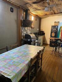 Belíssima casa de condomínio disponível para locação.