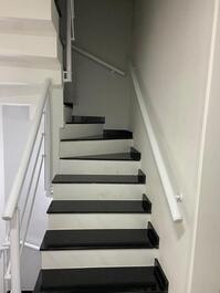 Belíssima casa de condomínio disponível para locação.