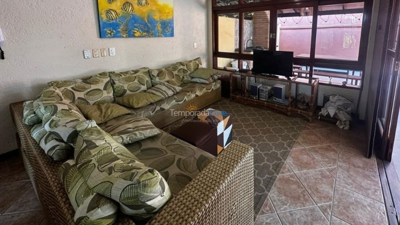 Casa para aluguel de temporada em São Sebastião (Camburi)