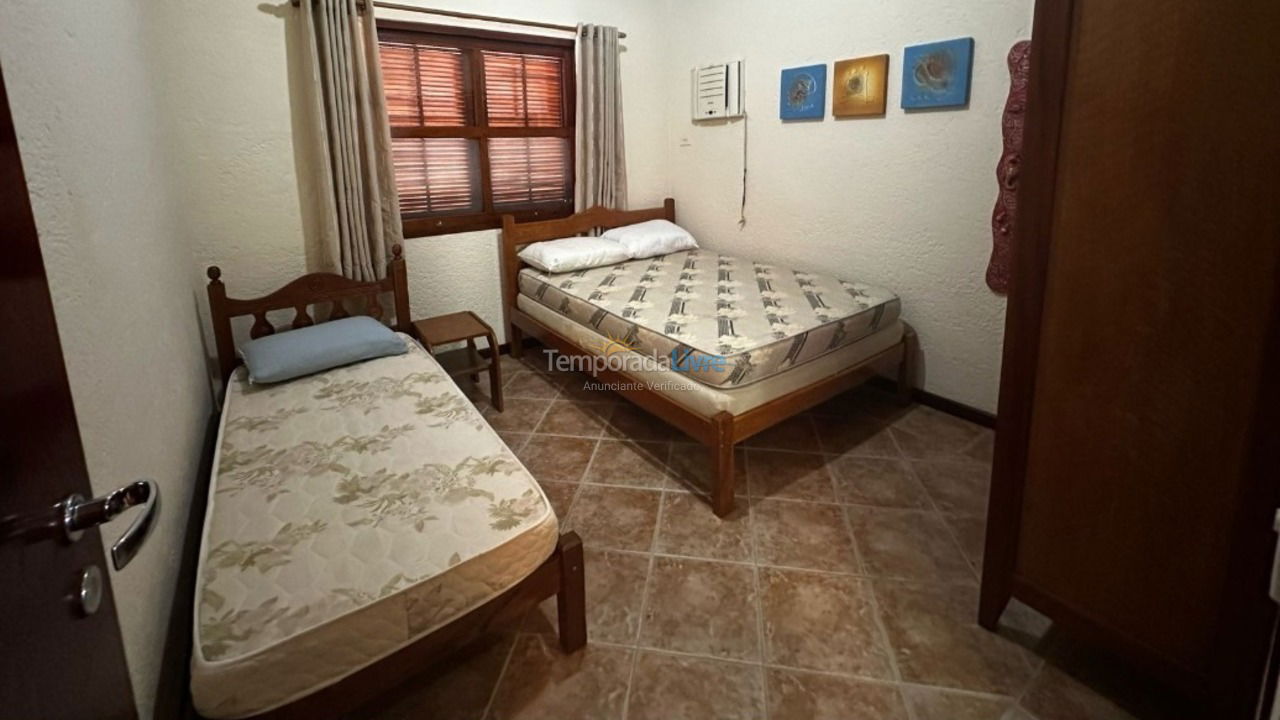 Casa para aluguel de temporada em São Sebastião (Camburi)
