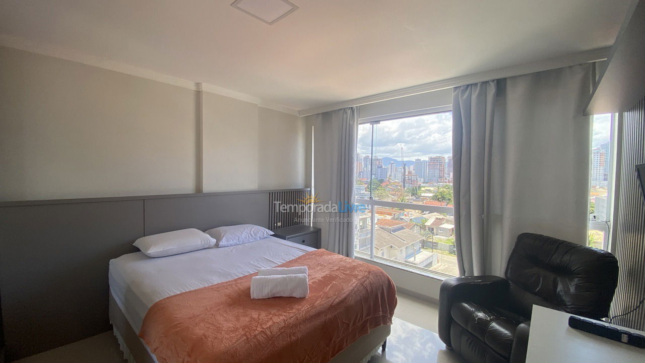 Apartamento para aluguel de temporada em Porto Belo (Perequê)