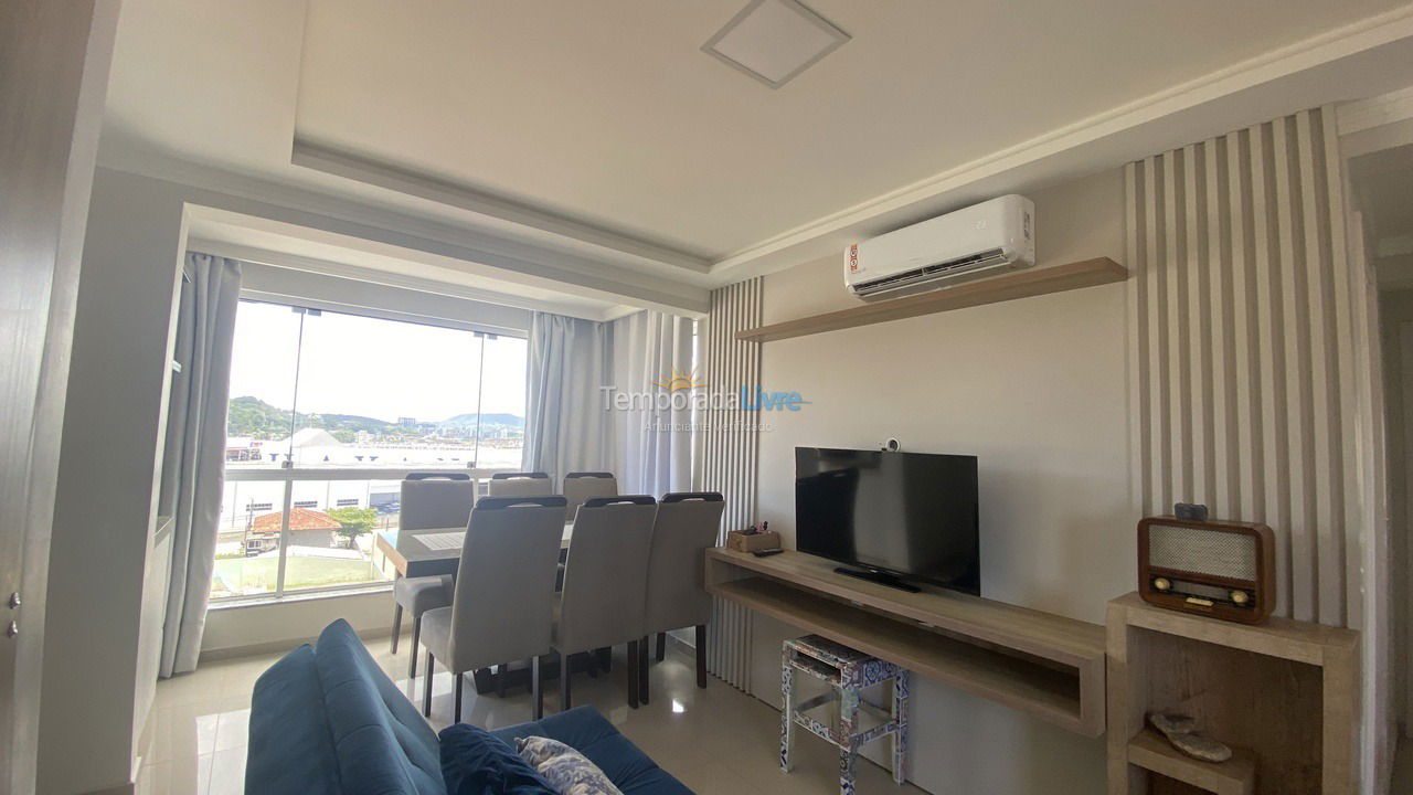 Apartamento para aluguel de temporada em Porto Belo (Perequê)