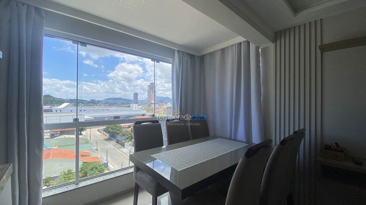 Apartamento para aluguel de temporada em Porto Belo (Perequê)