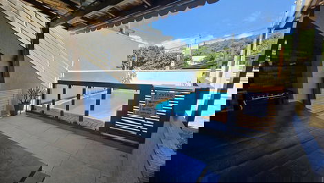 Family home with pool in Zimbros.