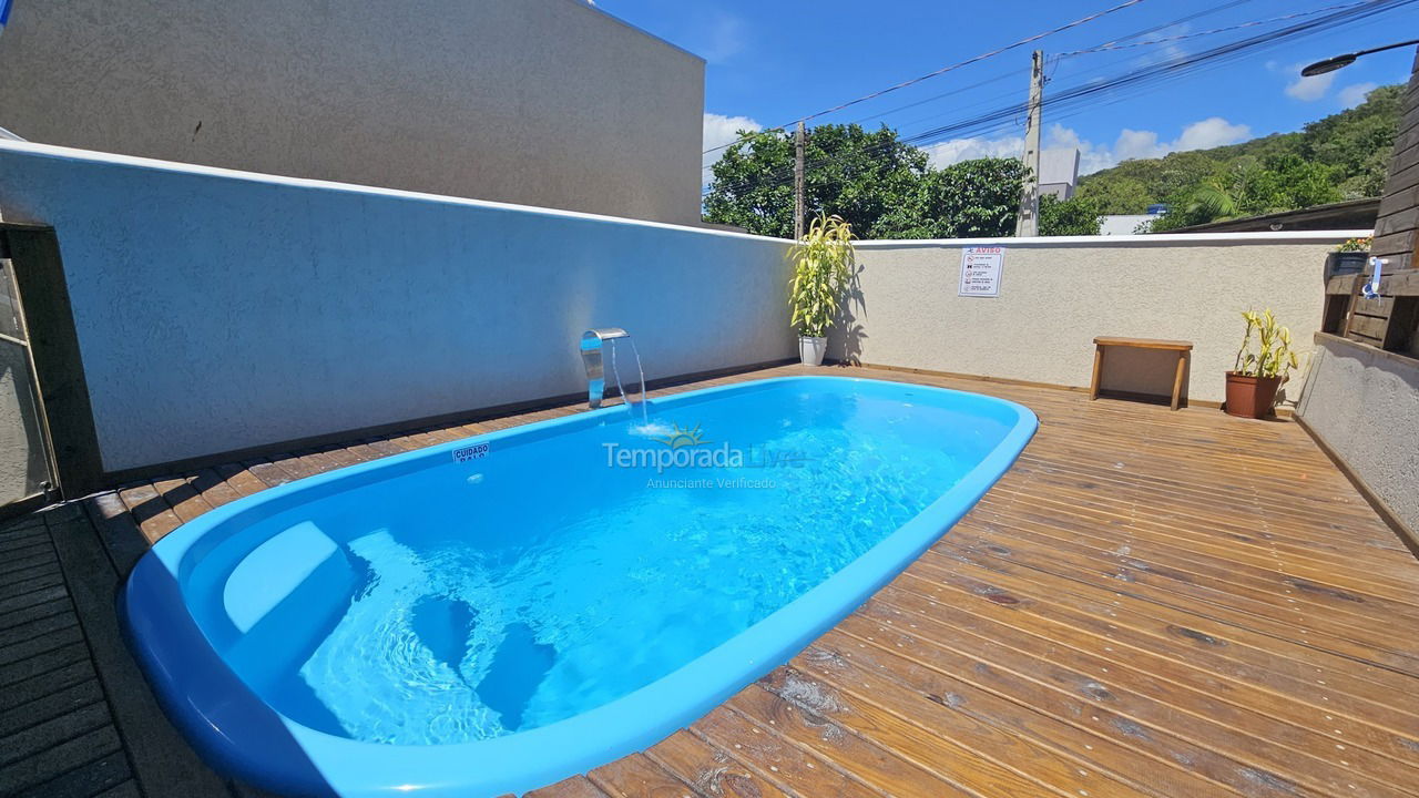 House for vacation rental in Bombinhas (Praia de Zimbros)