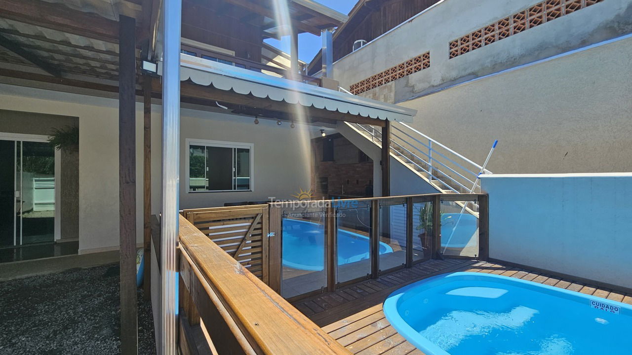 House for vacation rental in Bombinhas (Praia de Zimbros)