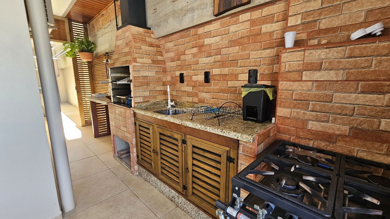 House for vacation rental in Bombinhas (Praia de Zimbros)