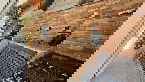 Family home with pool in Zimbros.