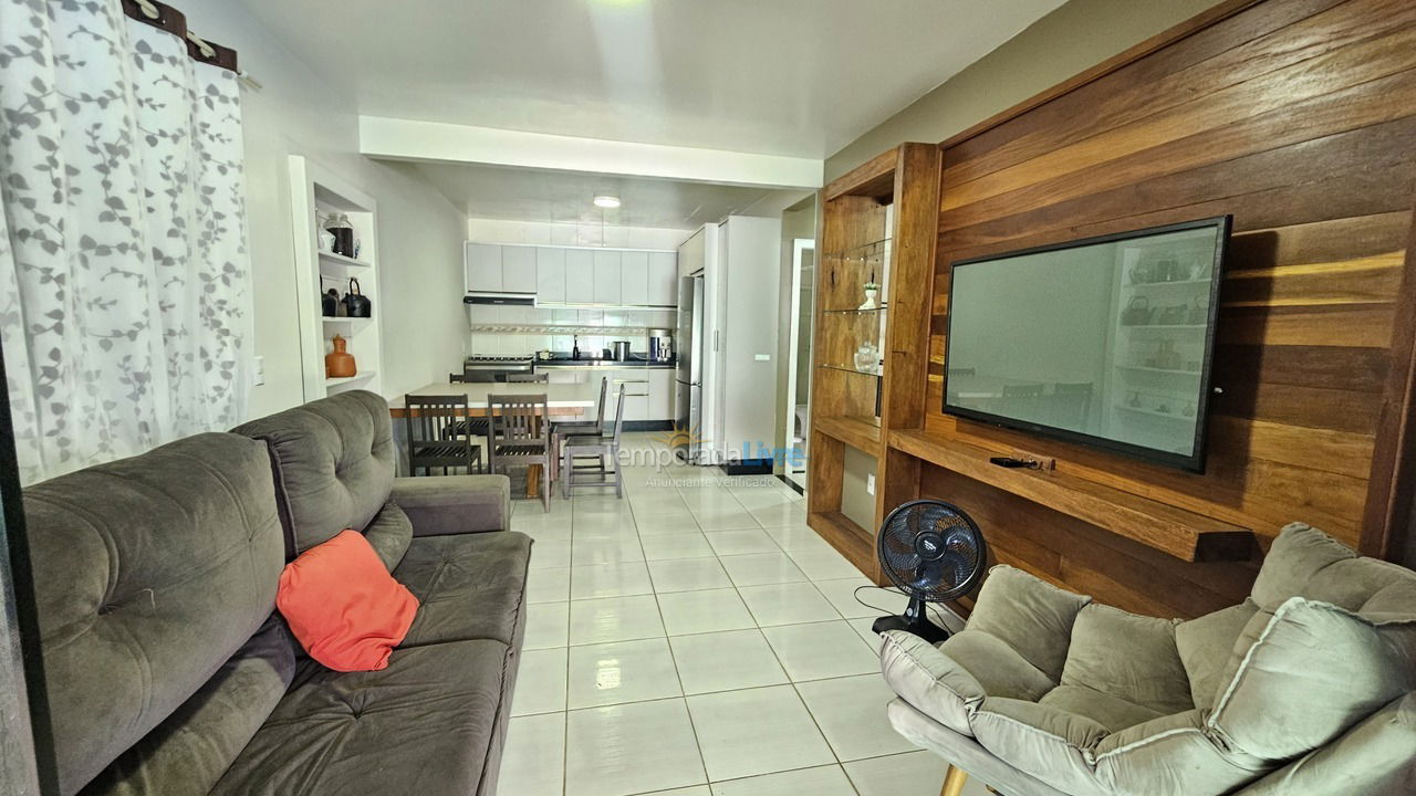 House for vacation rental in Bombinhas (Praia de Zimbros)