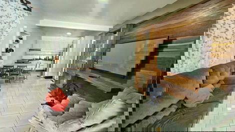 Family home with pool in Zimbros.