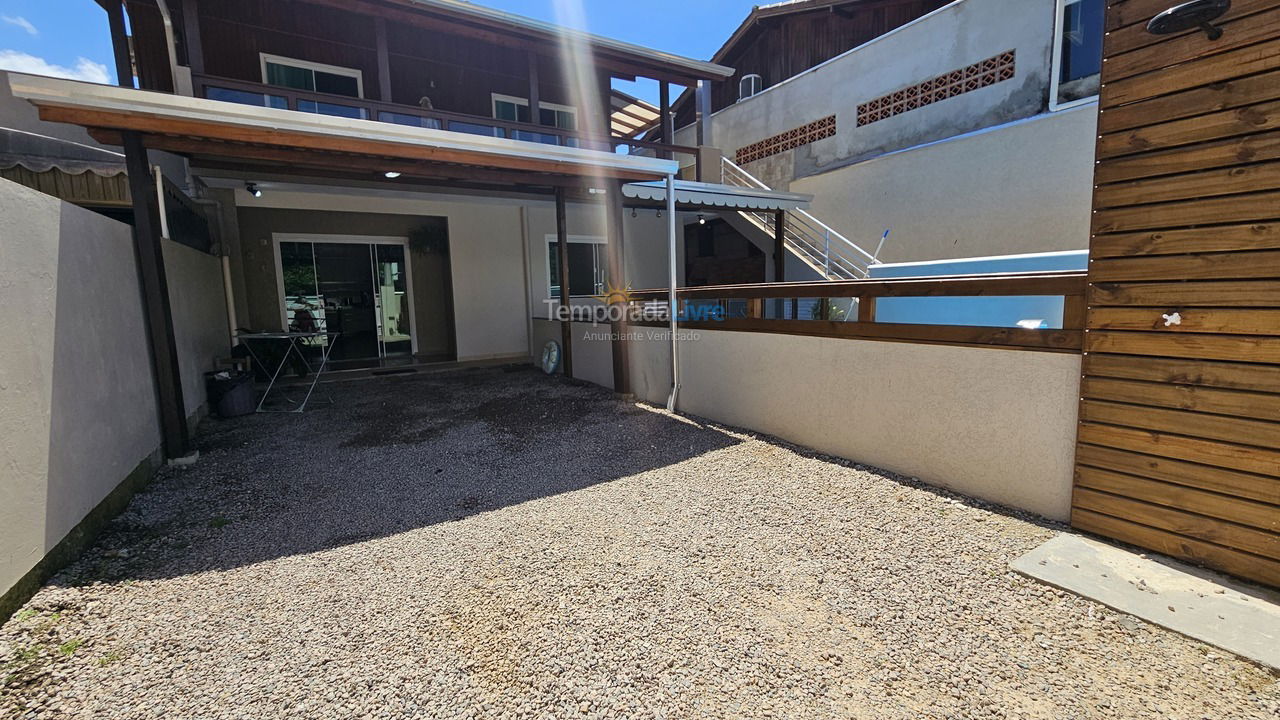 House for vacation rental in Bombinhas (Praia de Zimbros)